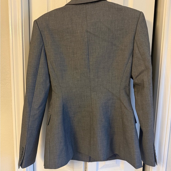 Standout Blazer - (Re)ssential - Picture 10 of 10